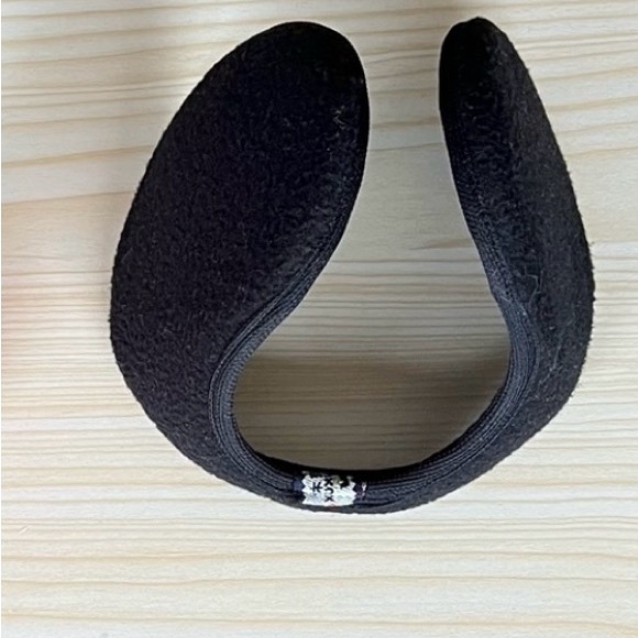2/$25💙Brand new Fleece Ear Muff - Picture 1 of 3